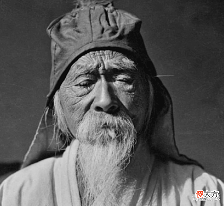 【历史故事】1984年,美国女孩在鞋盒里发现了6000张中国老照片,引起巨大轰动
