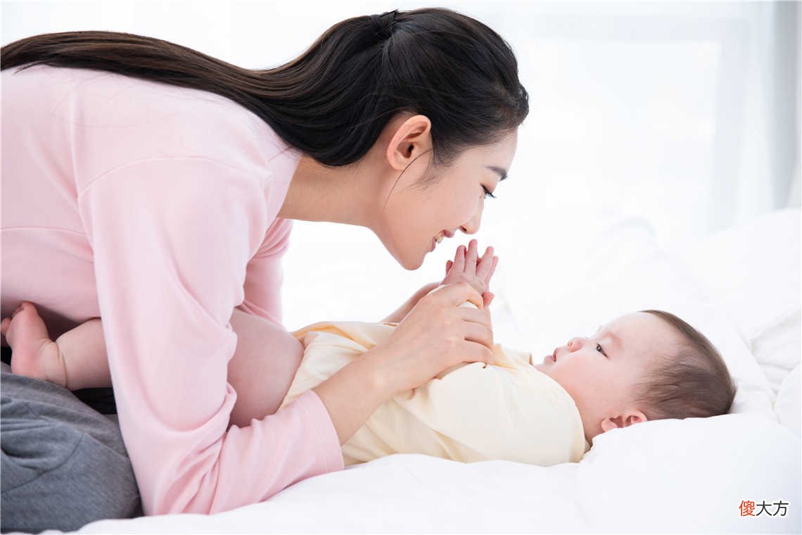 宝宝睡觉时总“蹬被子”，为什么却不见他生病？