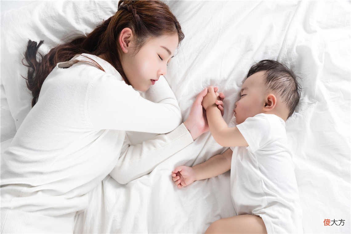 宝宝睡觉时总“蹬被子”，为什么却不见他生病？