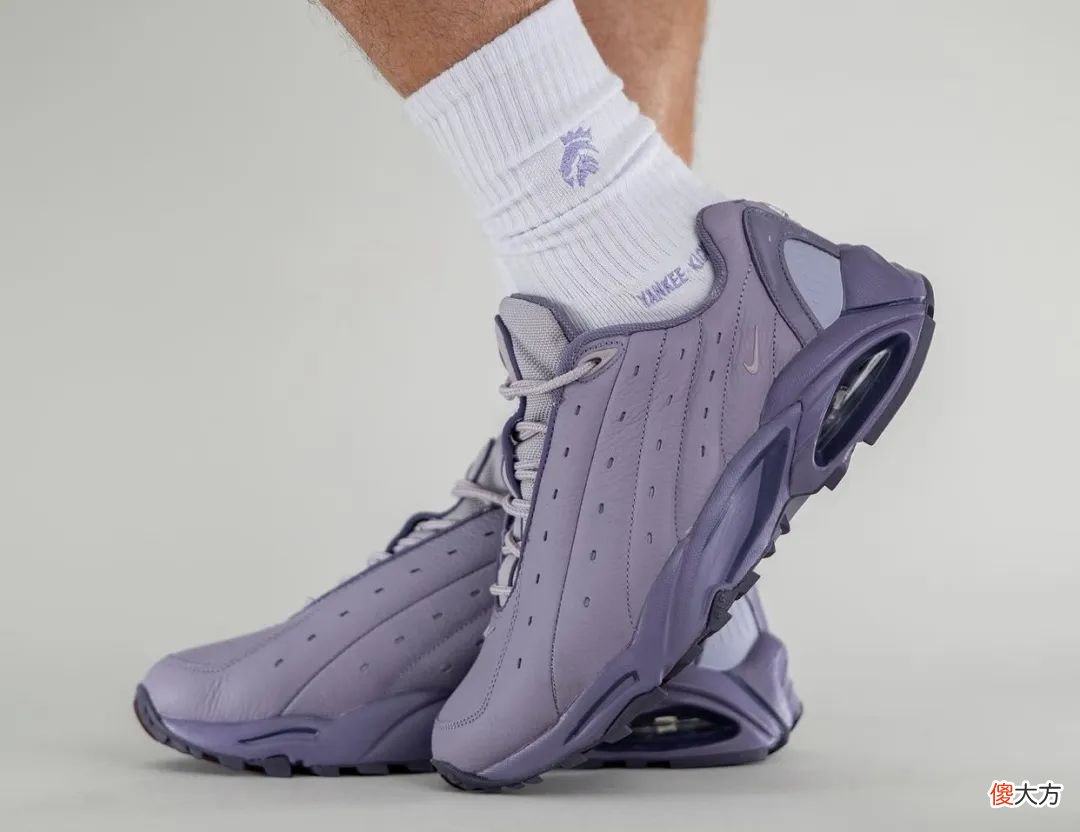 【就爱时尚】Drake 也玩调色盘！NOCTA x Nike 新配色上脚！