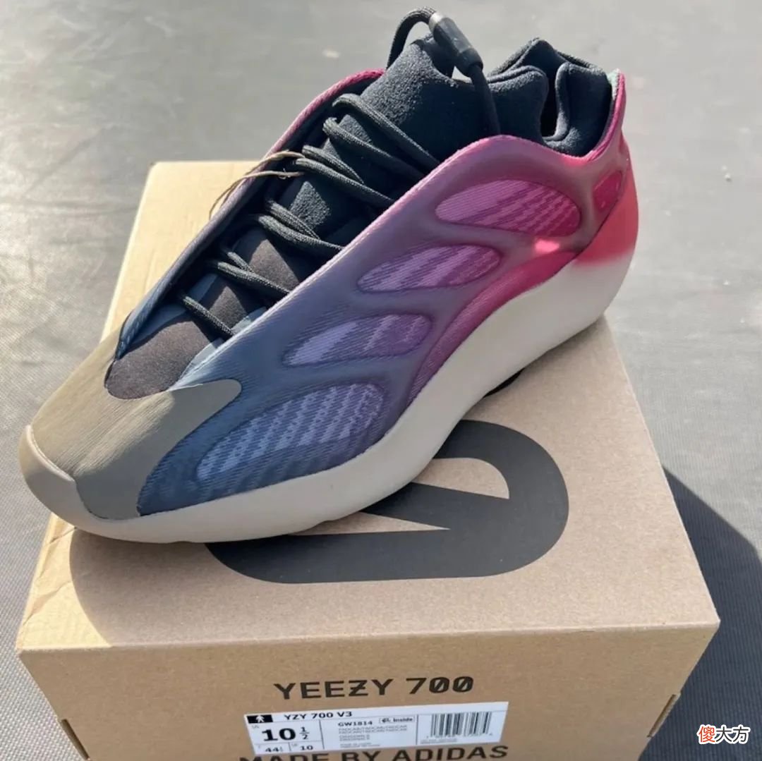 【游戏迷】CONFIRMED 上架！“霓虹渐变”Yeezy 700 V3 登记倒计时！