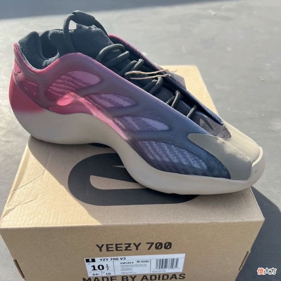 【游戏迷】CONFIRMED 上架！“霓虹渐变”Yeezy 700 V3 登记倒计时！