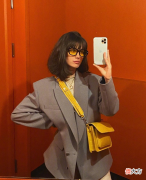 【时尚一点】意大利博主Karolina Naji舒适惬意的日常穿搭 精良的复古混搭色彩和层次