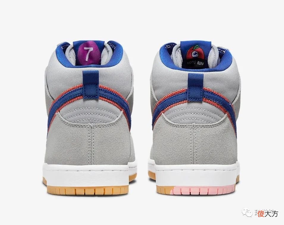 【就爱时尚】sacai x Nike 联名新配色清晰曝光＆又一双好看的 SB Dunk 联名来了！