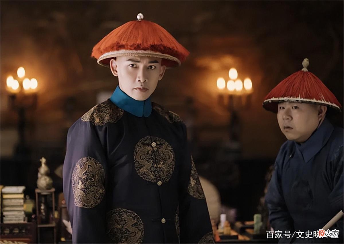 【历史故事】乾隆皇帝真实相貌，被国外画家偷偷还原，网友：和一位明星好像
