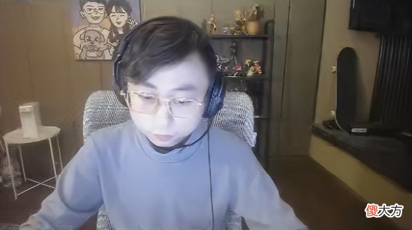 【游戏迷】最强天才ad选手水晶哥落单，回马枪操作属实精彩