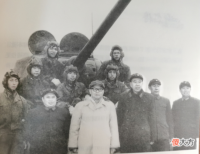 【历史故事】非常罕见，开国上将黄永胜7张经典照片，他身边的都是谁？