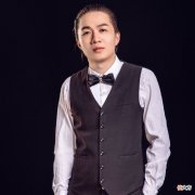【游戏迷】吕德华砸手机耀扬砸键盘，猪猪小悠竟然砸椅子