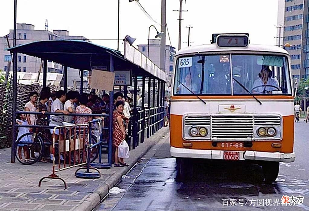 【历史故事】老照片：1992年的上海，是你记忆深处的样子吗？
