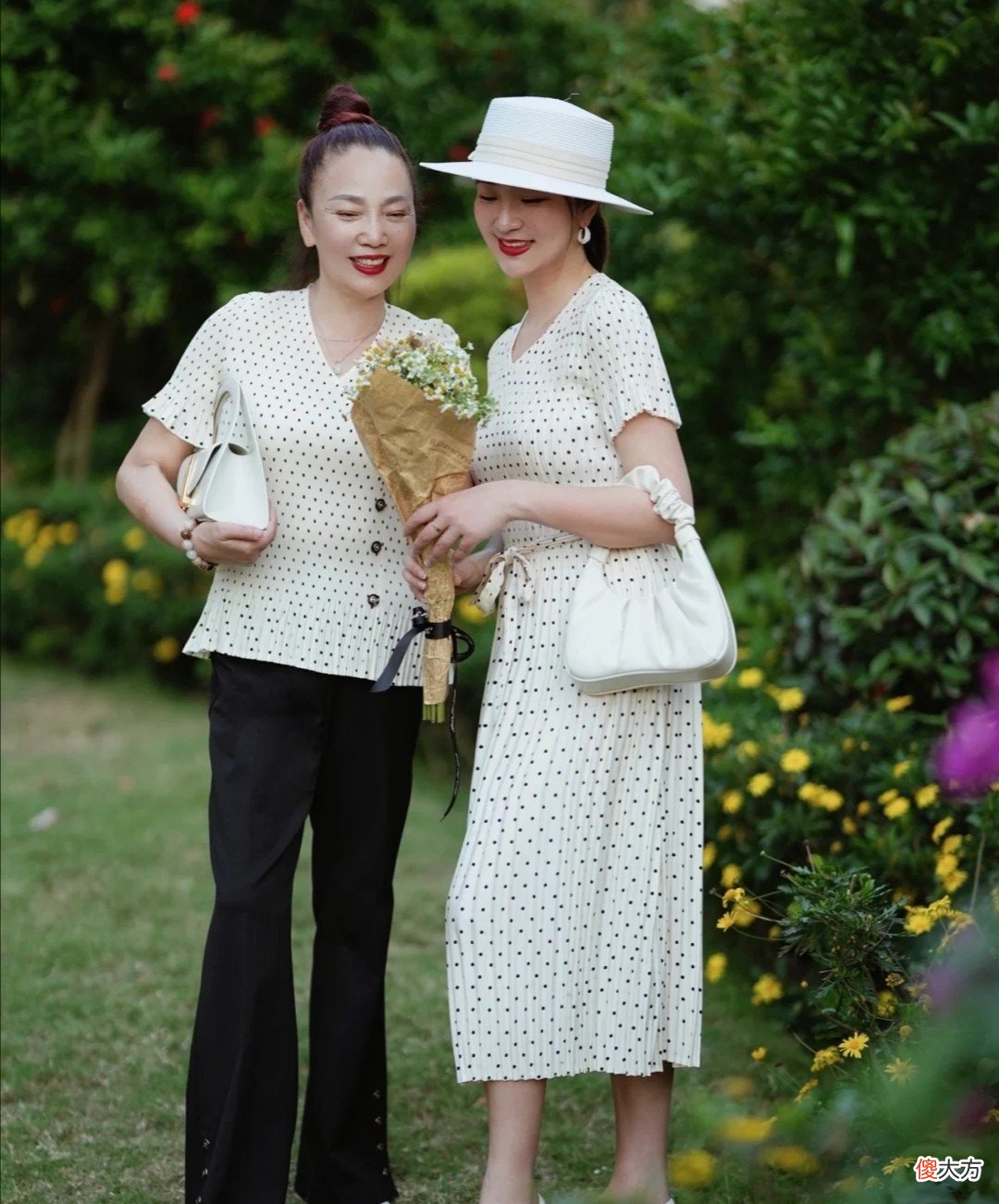 【时尚一点】50＋的妈妈就要这样穿，精致优雅又显贵气，时尚大气又显年轻