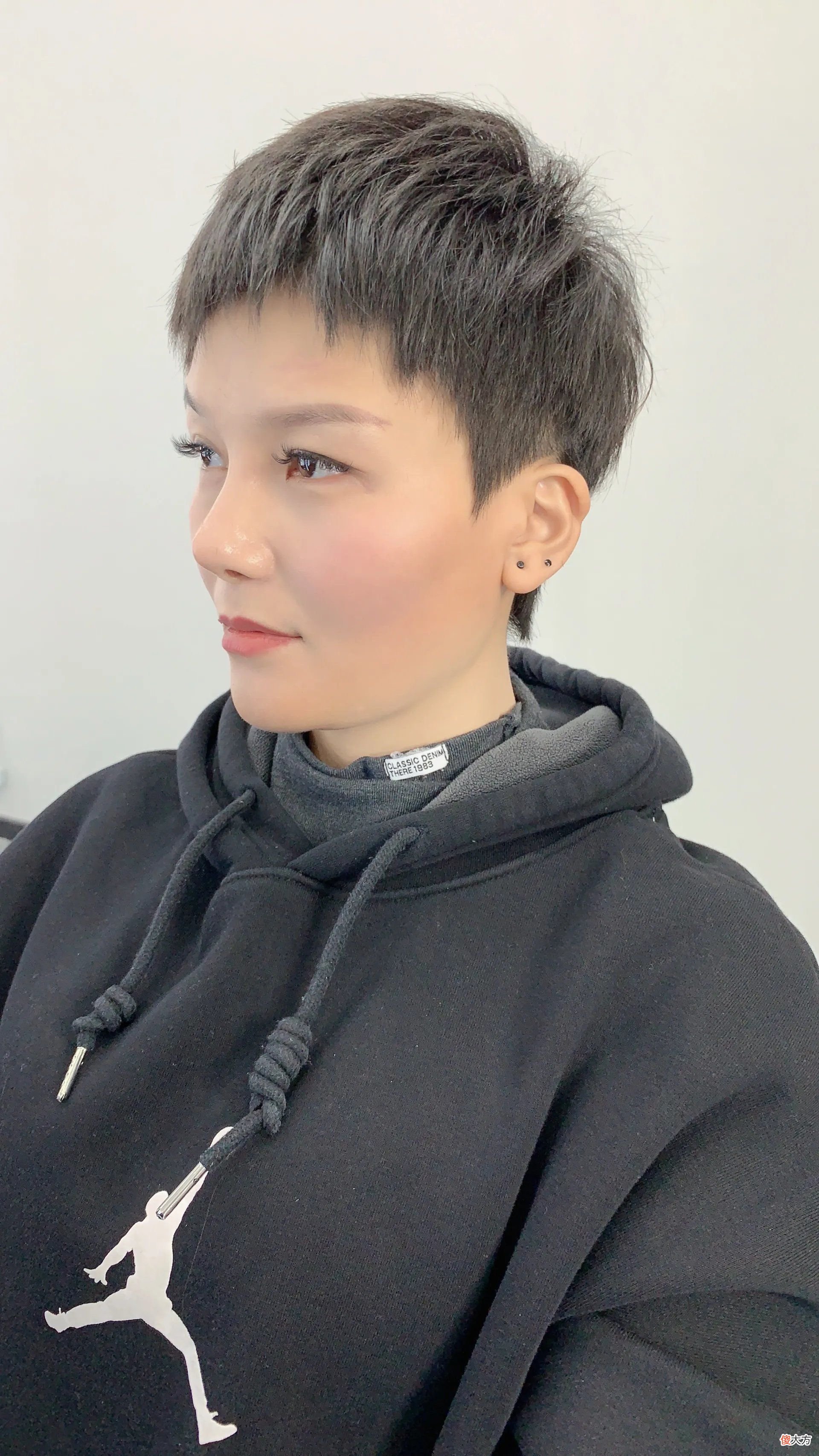 【时尚一点】女人40岁，今夏发型这样剪，拒绝老气显年轻