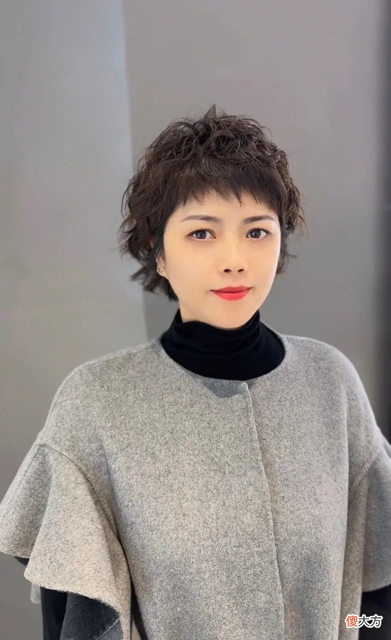 【时尚一点】女人40岁，今夏发型这样剪，拒绝老气显年轻