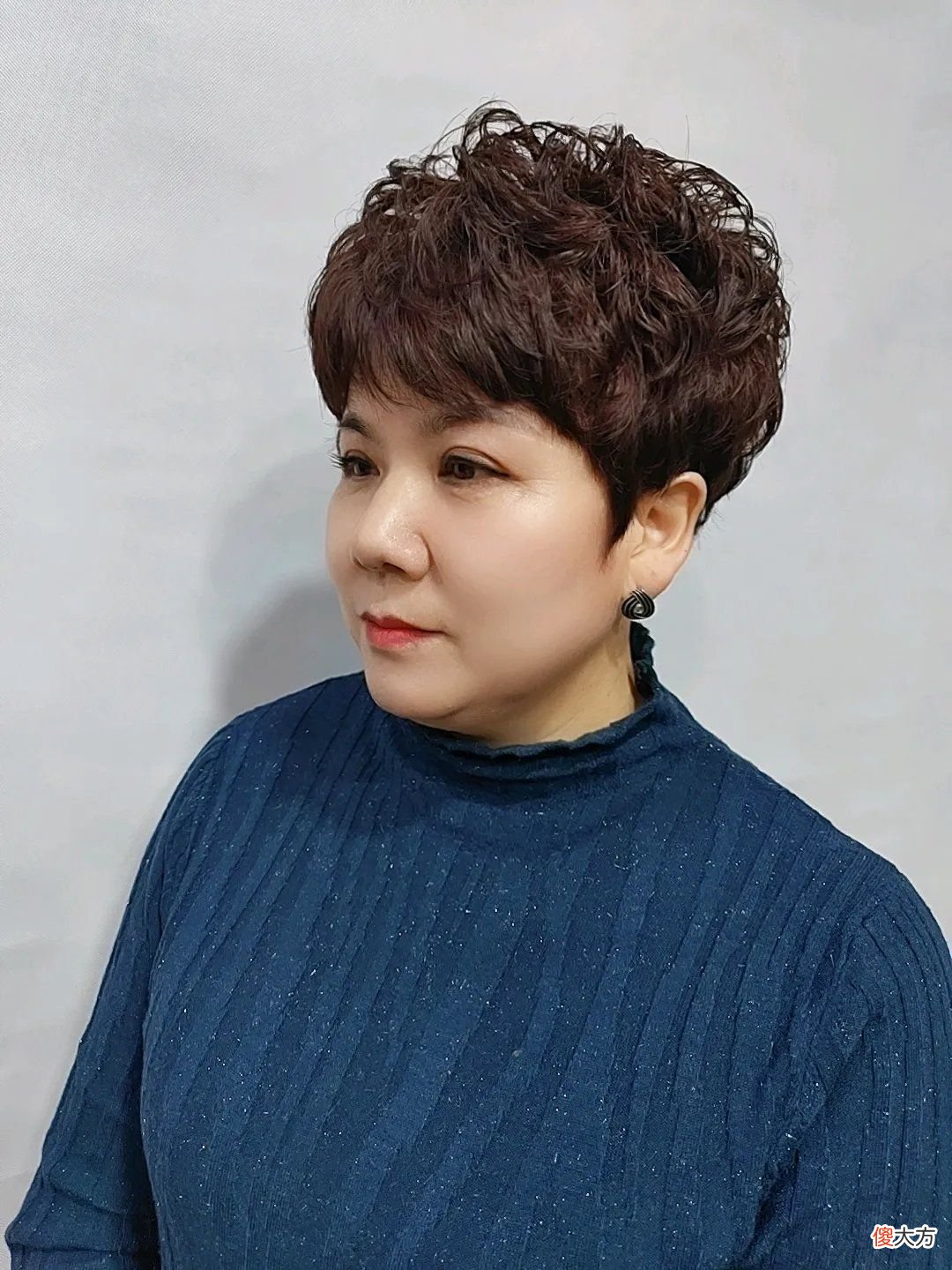 【时尚一点】女人40岁，今夏发型这样剪，拒绝老气显年轻