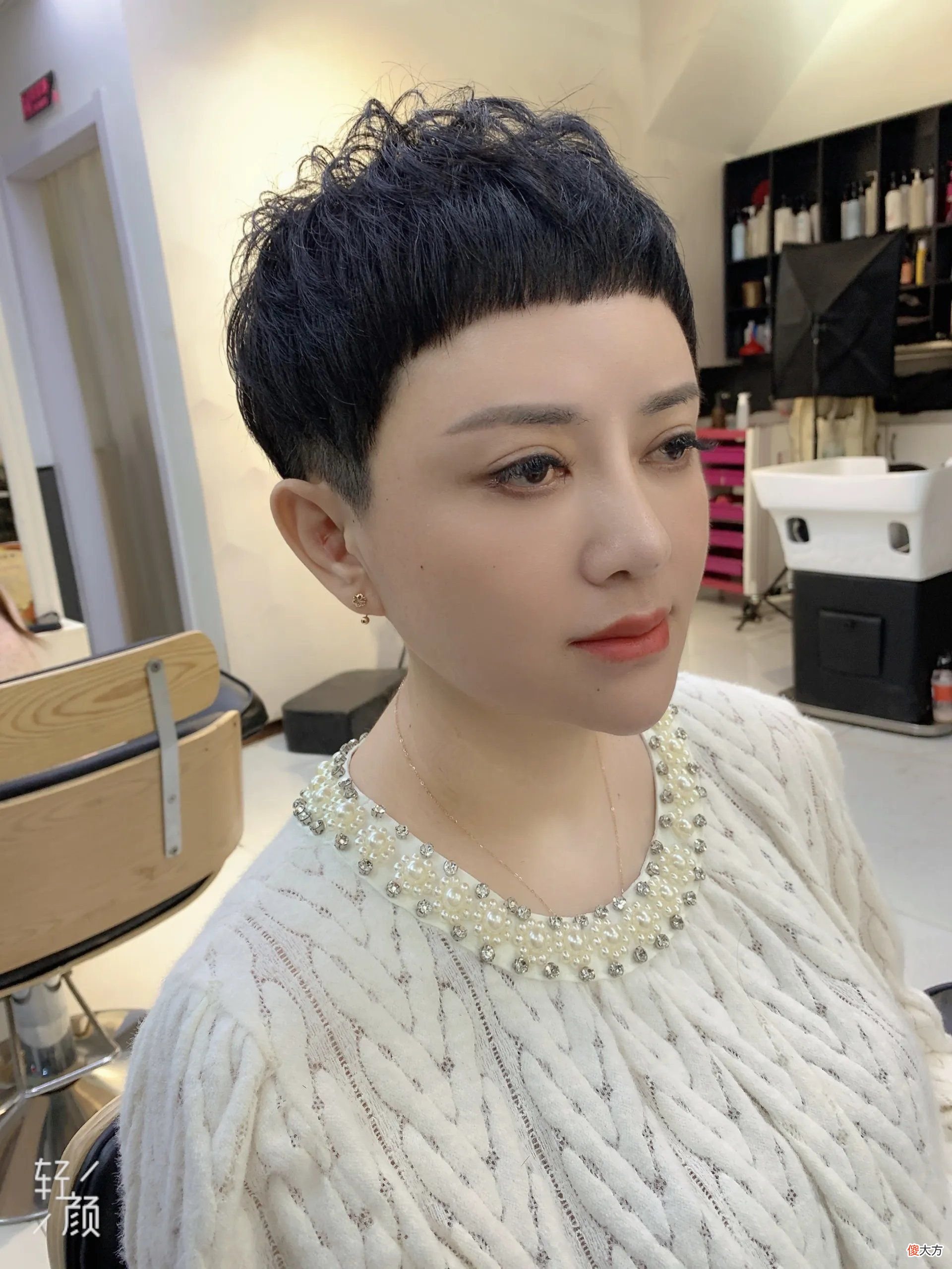 【时尚一点】女人40岁，今夏发型这样剪，拒绝老气显年轻