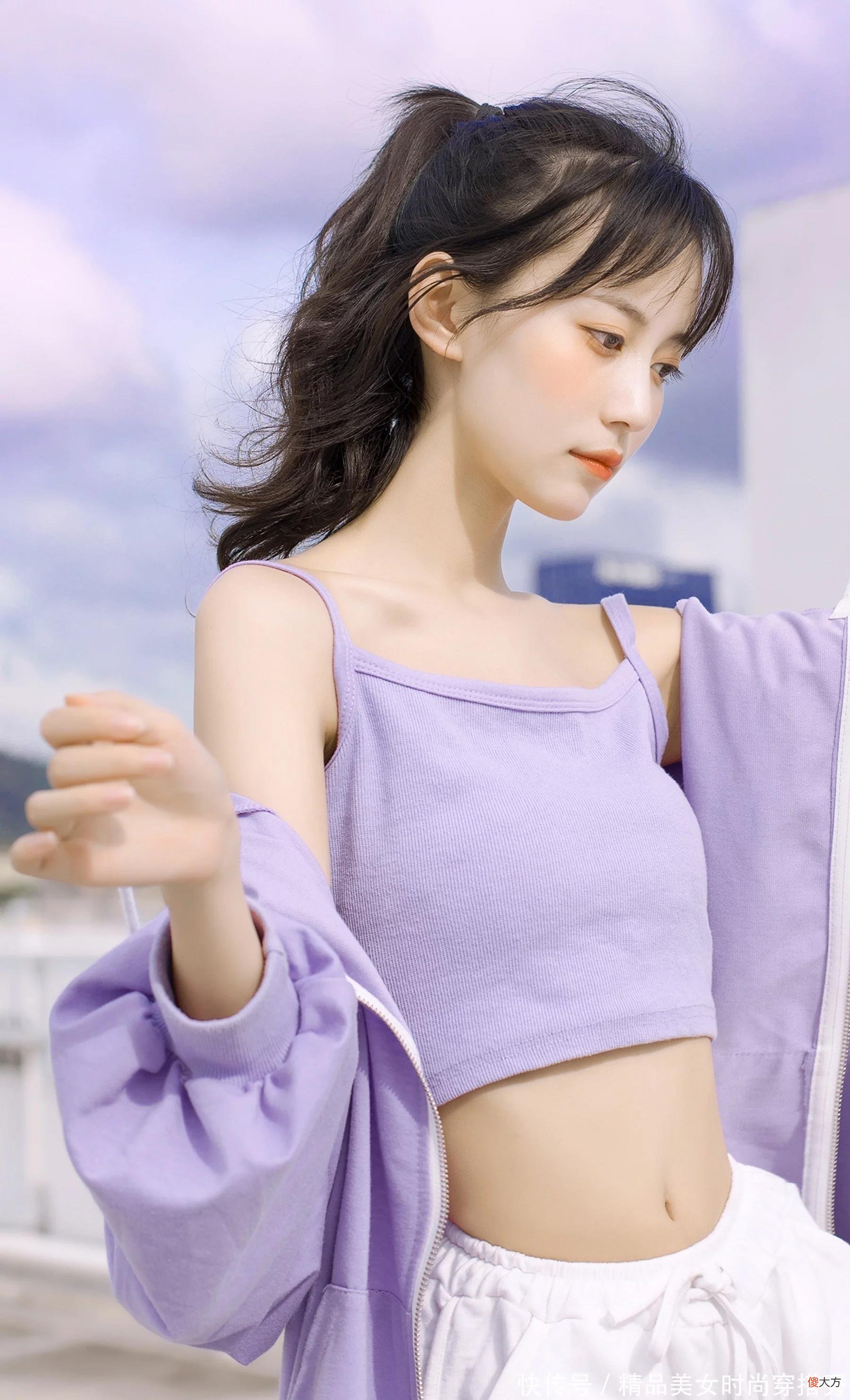 【时尚一点】夏日清凉又不失吸睛感的穿搭，让你的休闲更自在