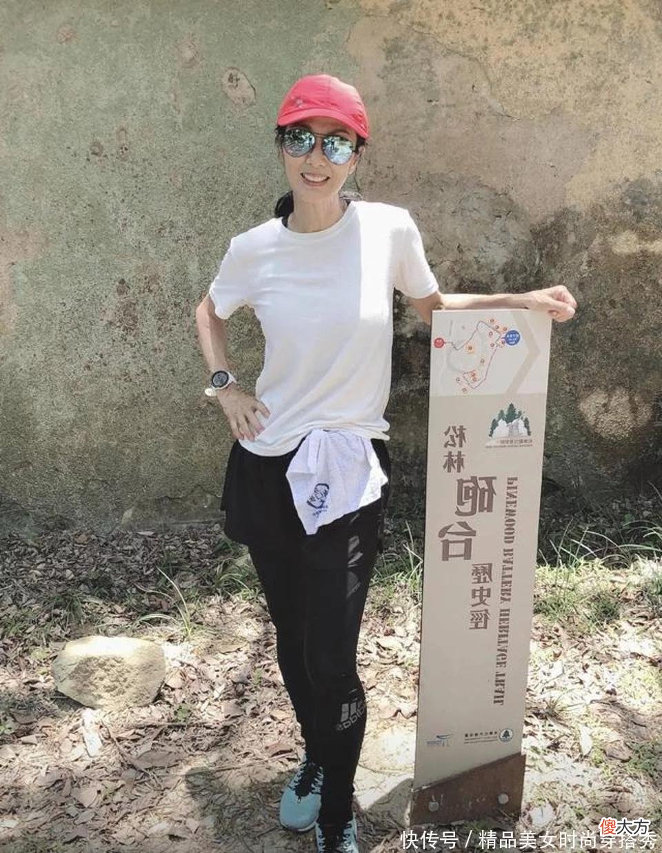 【时尚一点】美女穿运动范的瑜伽裤，妙曼好身姿让人心动