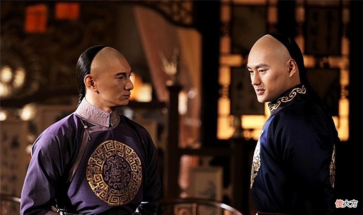 【爱历史】幼年时，溥仪在养心殿玩耍，无意中发现了胤礽之死的密旨