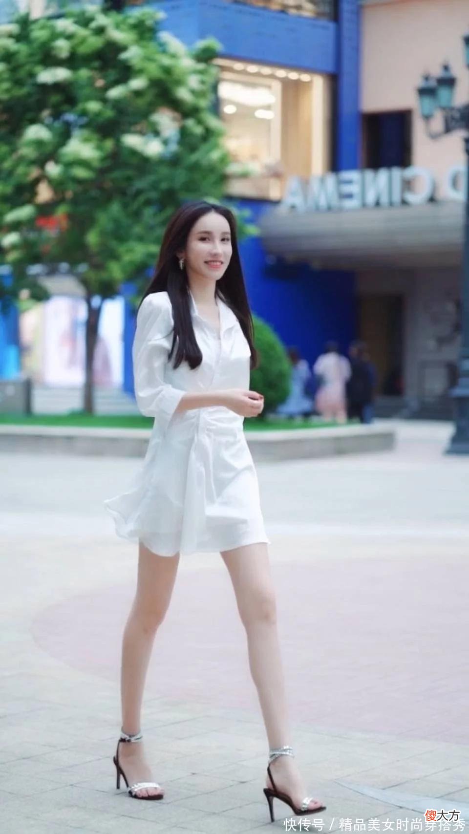 【时尚一点】穿银色的绑带高跟鞋十分吸引眼球，不妨试一试