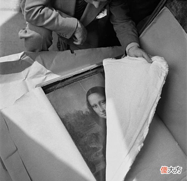 【爱历史】罕见历史照片，十八岁的梦露海滩照，穿着军装英姿飒爽的女王