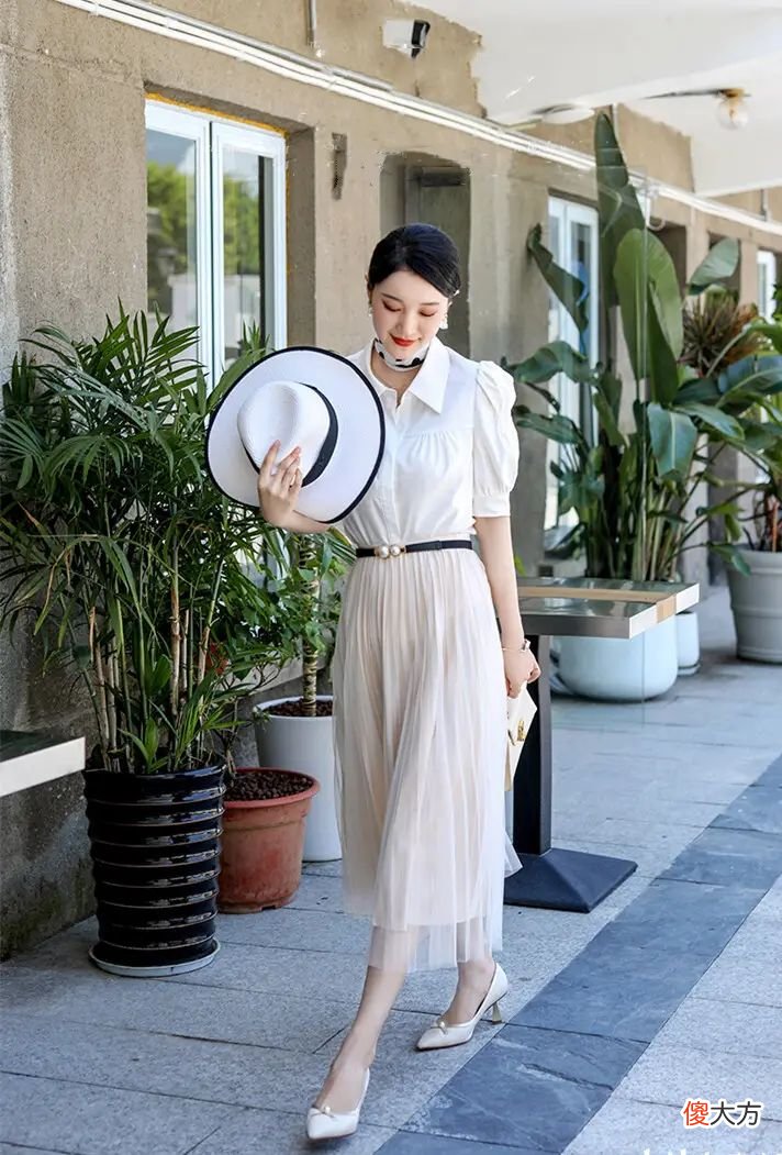 【时尚一点】40岁女人的夏日穿搭，还是衬衫＋半裙穿更得体，成熟优雅又显气质