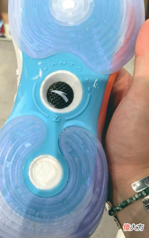【时尚一点】安踏新品！KT7多配色曝光，休闲鞋发力，水花4代新配色抄袭李宁？