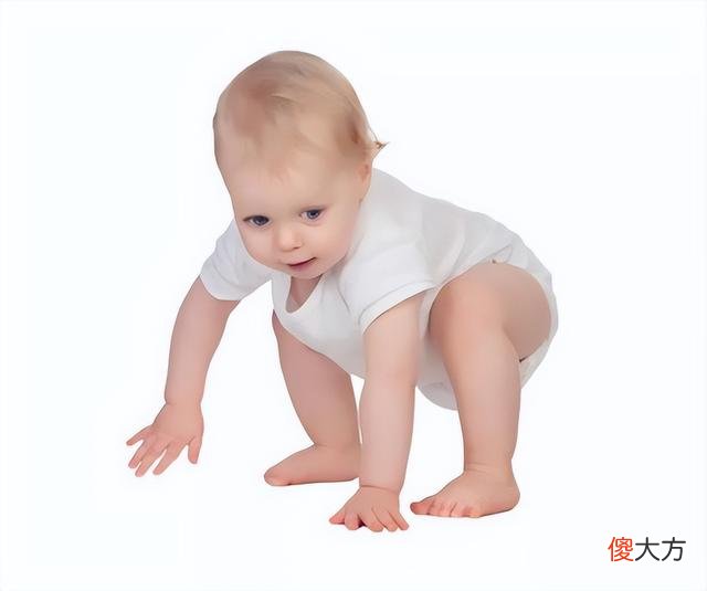 “先爬后走”的娃，与“不爬就走”的孩子有啥区别？表现在这4点