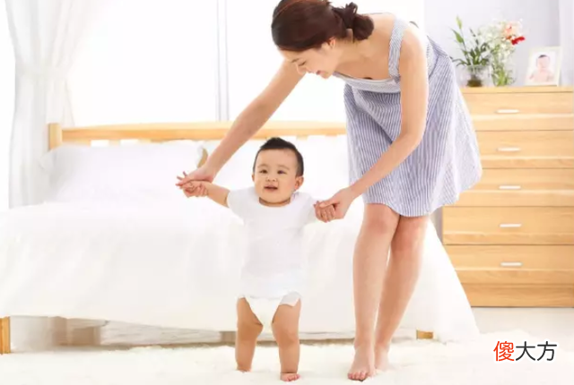 “先爬后走”的娃，与“不爬就走”的孩子有啥区别？表现在这4点