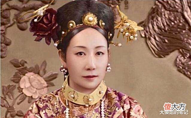 【爱历史】慈禧年轻时有多漂亮?看完她五世外孙女的照片,两人一模一样