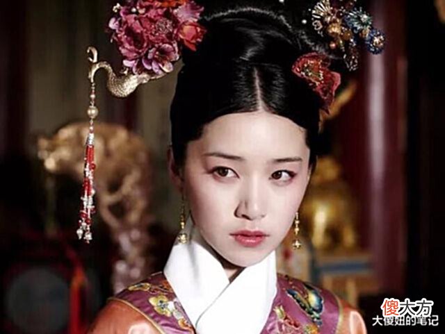 【爱历史】慈禧年轻时有多漂亮?看完她五世外孙女的照片,两人一模一样