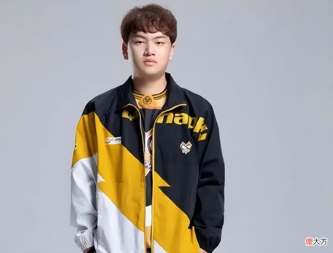 【游戏世界】刺痛这波摊上事，直播搜他人黑称，得罪一主播被安排退网