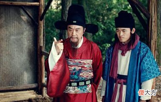 【历史故事】汉末一位悍将被敌人包围，敌人不忍杀害，纷纷磕头请他离开
