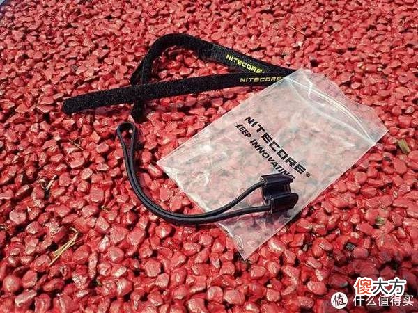 【就爱时尚】更轻、更清、更舒适：奈特科尔UT05腰灯&BLT10越野跑腰包