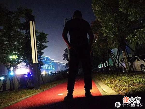 【就爱时尚】更轻、更清、更舒适：奈特科尔UT05腰灯&BLT10越野跑腰包