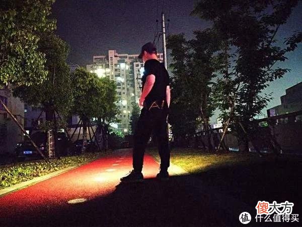 【就爱时尚】更轻、更清、更舒适：奈特科尔UT05腰灯&BLT10越野跑腰包