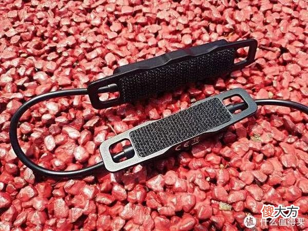 【就爱时尚】更轻、更清、更舒适：奈特科尔UT05腰灯&BLT10越野跑腰包
