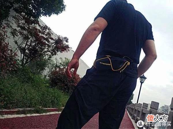 【就爱时尚】更轻、更清、更舒适：奈特科尔UT05腰灯&BLT10越野跑腰包