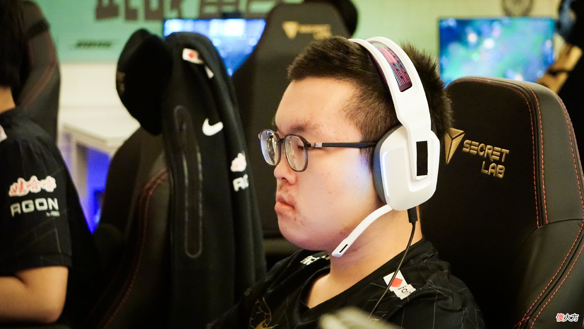 【游戏世界】RNG迎战T1！MSI夺冠热门正面对抗！上路新老对决是焦点！