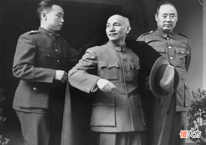 【历史故事】13000人的杂牌军,有660挺轻重机枪,得靠庞炳勋的“哭诉”