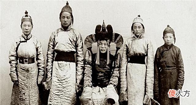 【爱历史】外蒙古教科书是如何介绍自己的历史的,写的基本都是和我国的关系