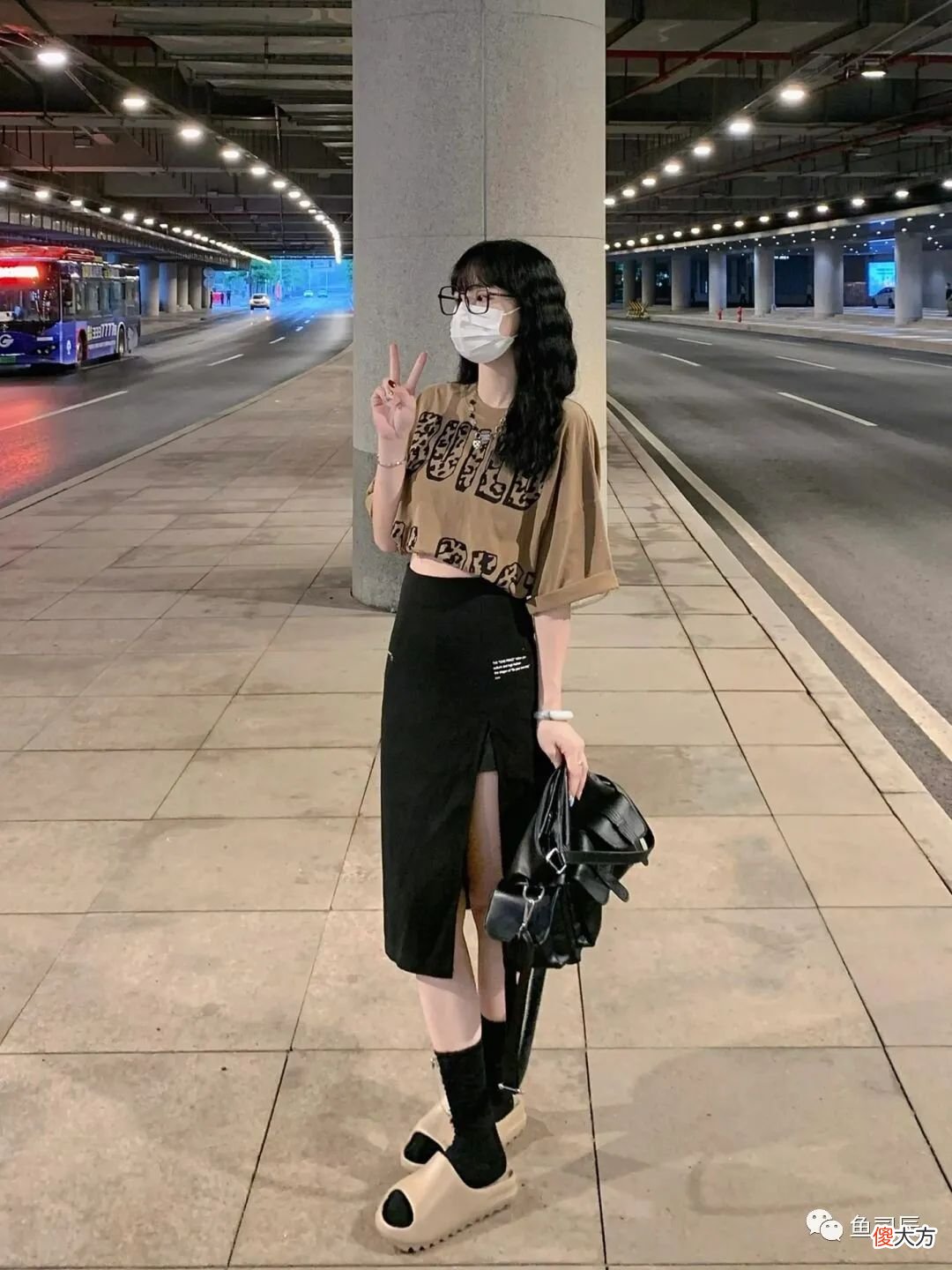 【时尚一点】会打扮的女人，用这几款T恤就能穿出高级感，简约清爽还不挑人