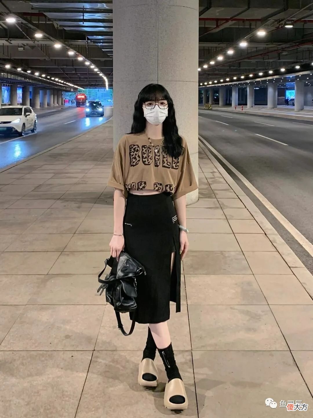 【时尚一点】会打扮的女人，用这几款T恤就能穿出高级感，简约清爽还不挑人