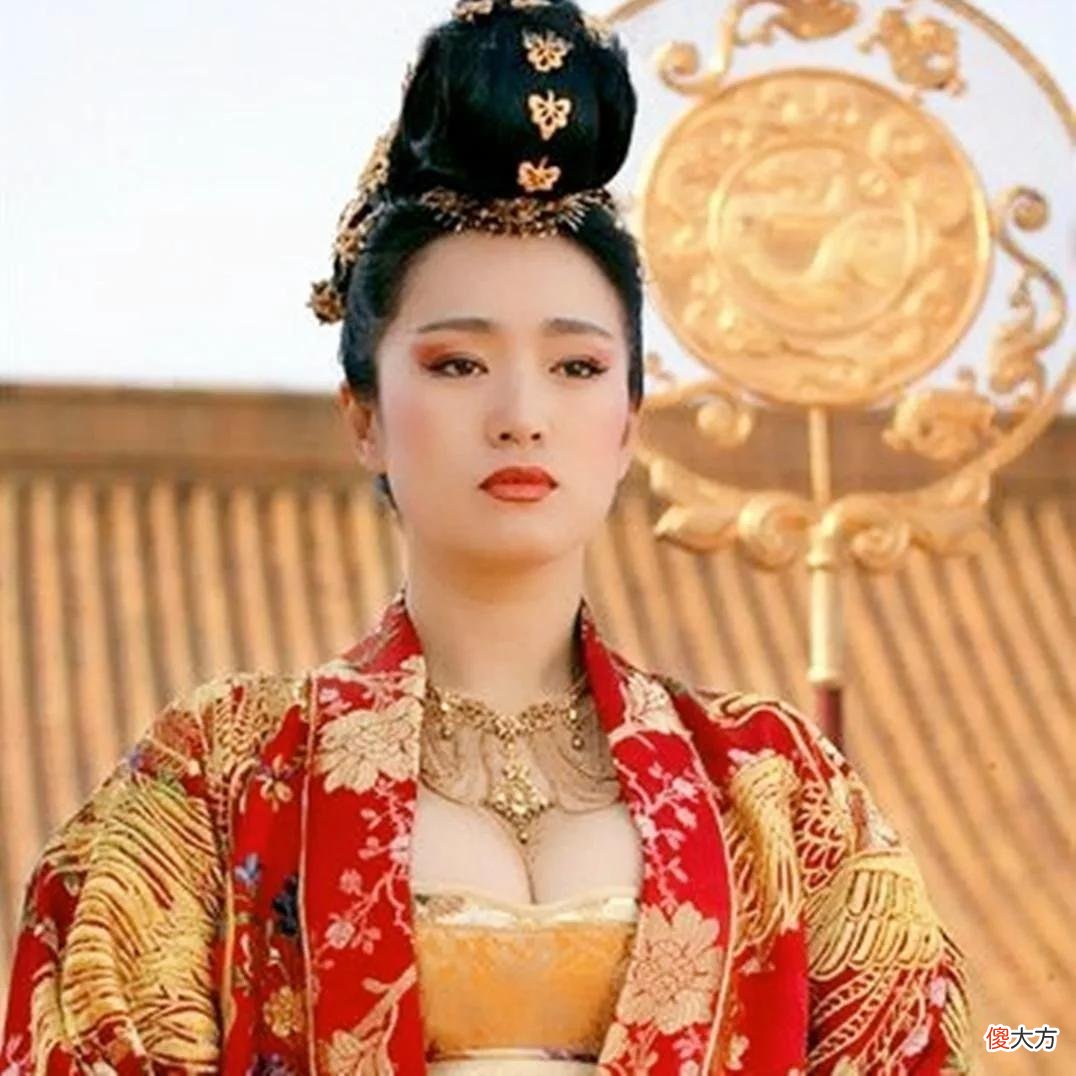 【时尚一点】还在迷恋排骨胸? 18位“挂历女神”告诉你, 珠圆玉润才是真绝色