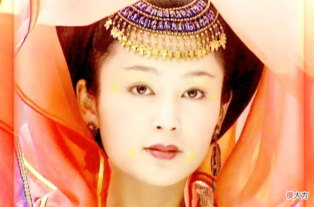 【时尚一点】还在迷恋排骨胸? 18位“挂历女神”告诉你, 珠圆玉润才是真绝色