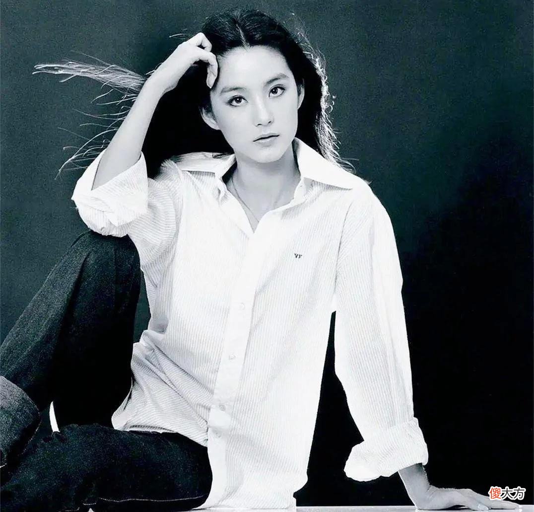 【时尚一点】还在迷恋排骨胸? 18位“挂历女神”告诉你, 珠圆玉润才是真绝色