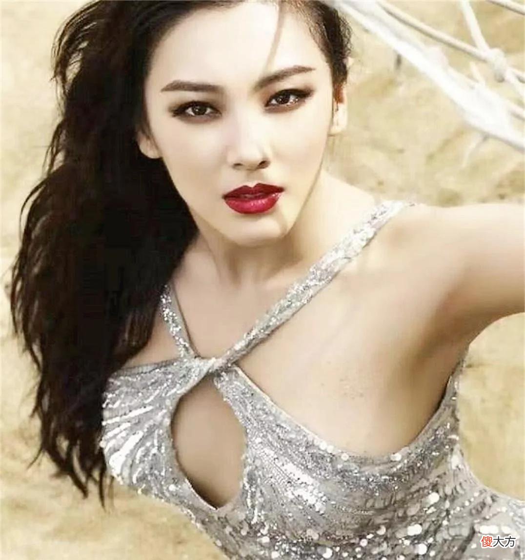 【时尚一点】还在迷恋排骨胸? 18位“挂历女神”告诉你, 珠圆玉润才是真绝色