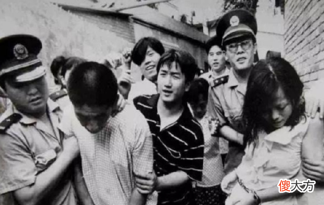 【爱历史】山东村妇妄想当现代女皇：她大封男妃，建立后宫，被迅剿灭法办