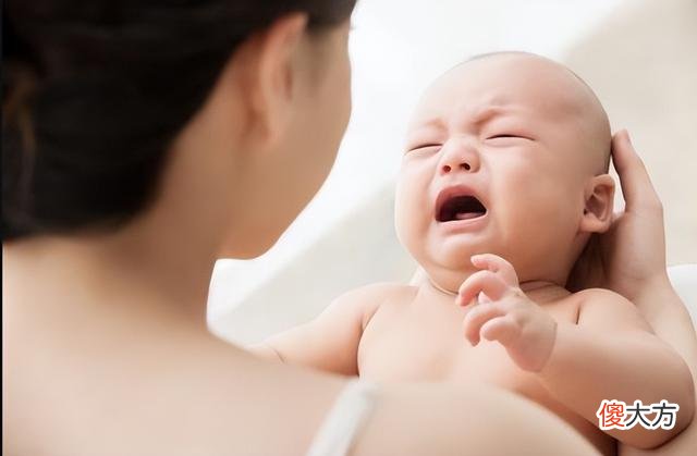 为什么宝宝爱打妈妈的脸？背后隐藏的“婴儿心理学”，宝妈要了解