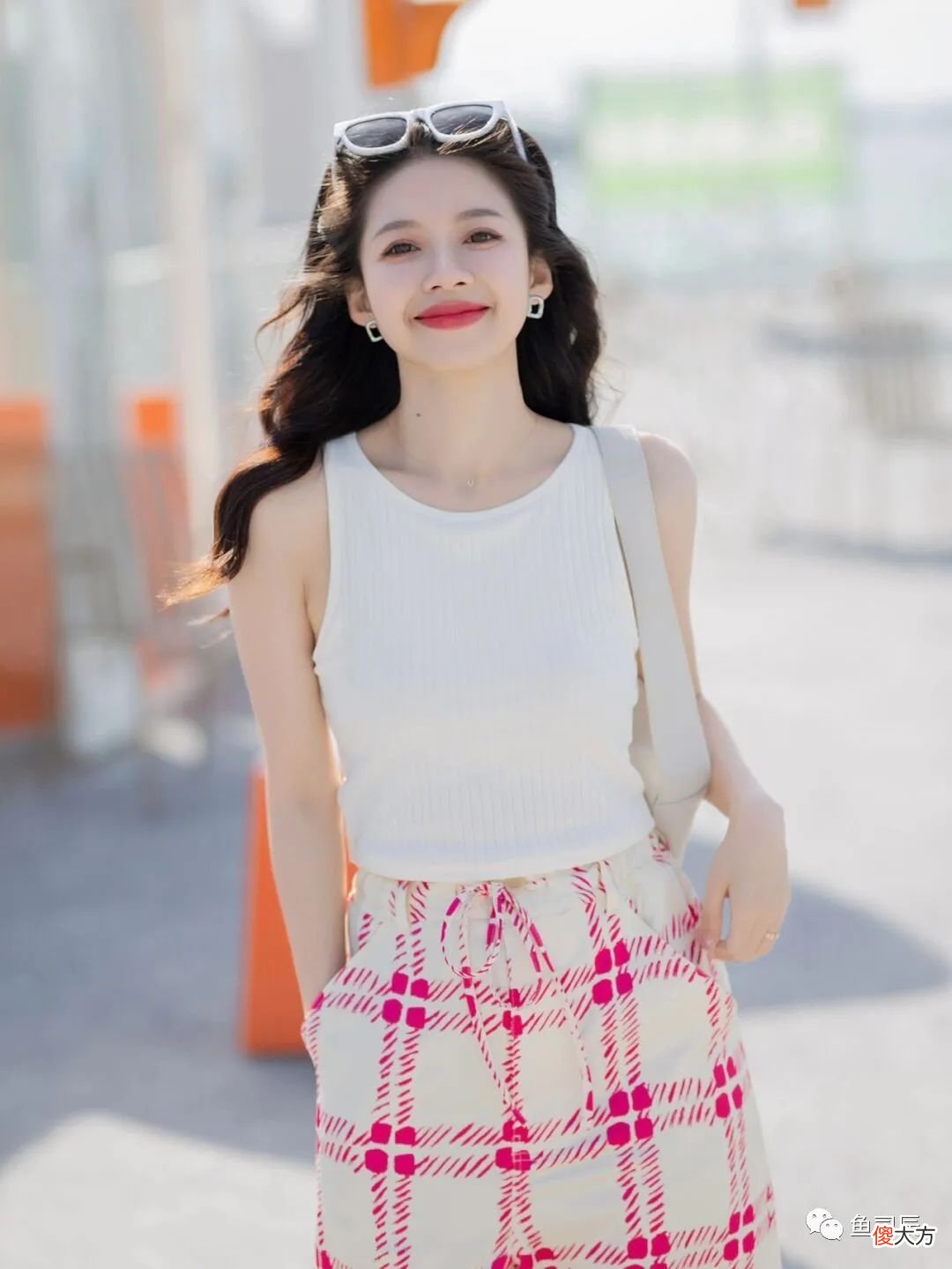 【时尚一点】夏天“粉色衬衫”这样搭，很容易穿出高级感！简约日常还实用