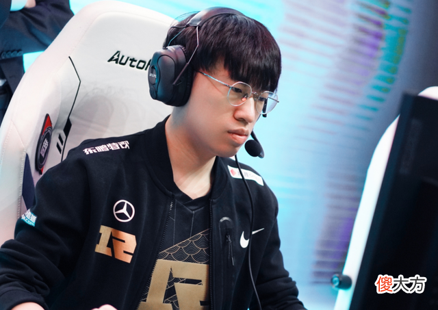 【游戏世界】MSI格局变天！T1原形毕露被质疑“伪强队”，RNG或打破G2不败金身