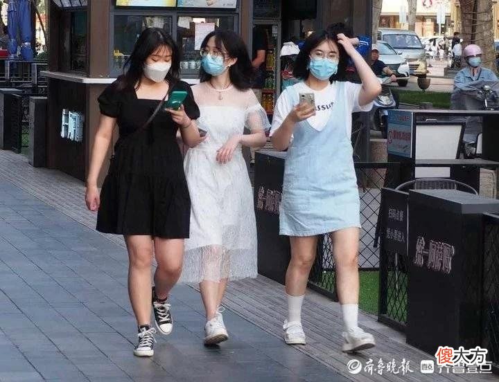 【时尚一点】济南跑步入夏，街头清爽着装登场